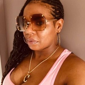 Meet your Posher, Cidney